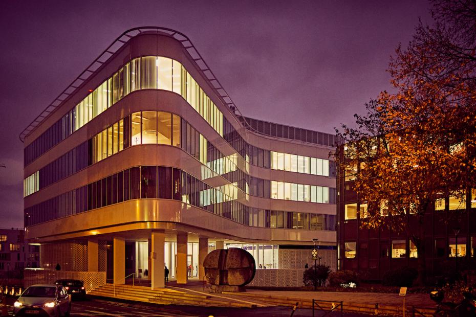 Inauguration d'un nouveau bâtiment de recherche à la Faculté de Médecine Paris-Saclay ...